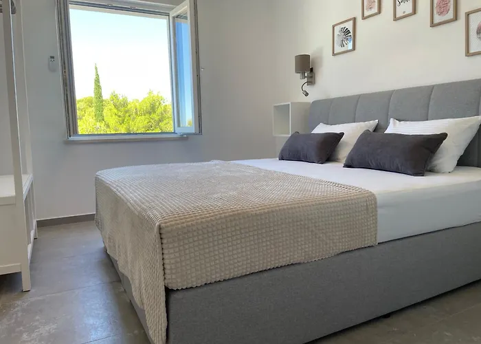 Sandra Apartments